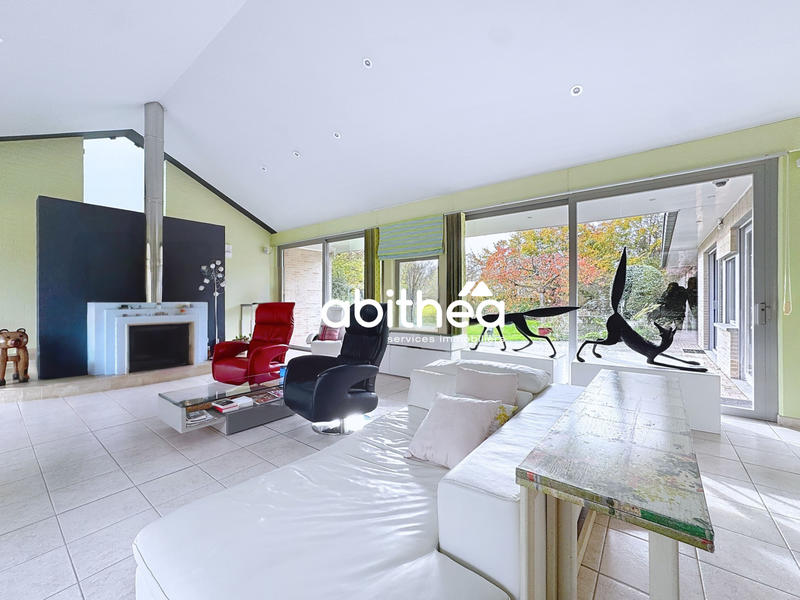 Propriété - 451 m² - 12 pièces