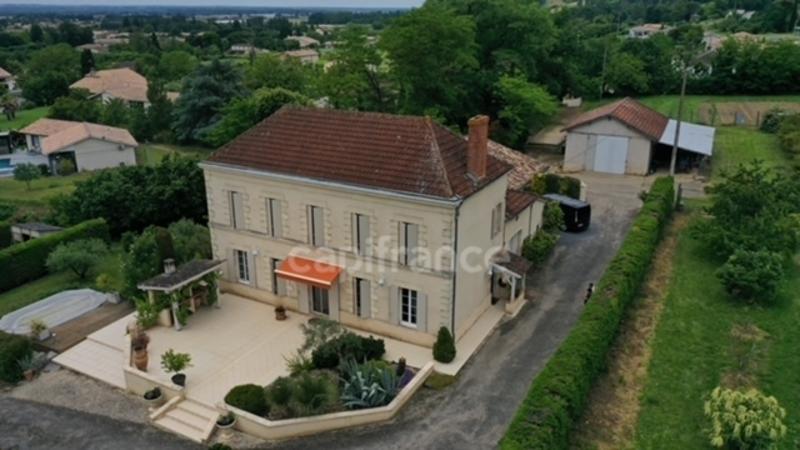 Maison de maîtres - 223 m² - 7 pièces