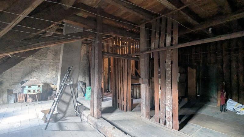 Maison - 275 m² - 9 pièces