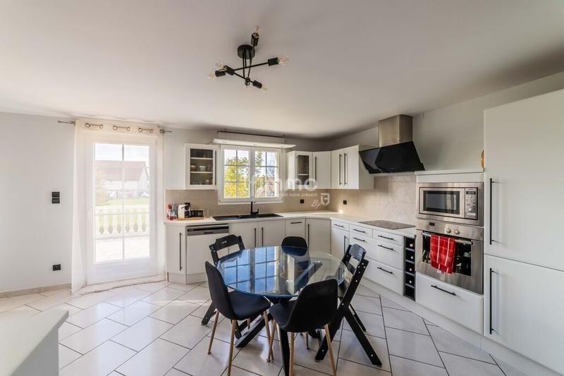 Maison - 145 m² - 5 pièces