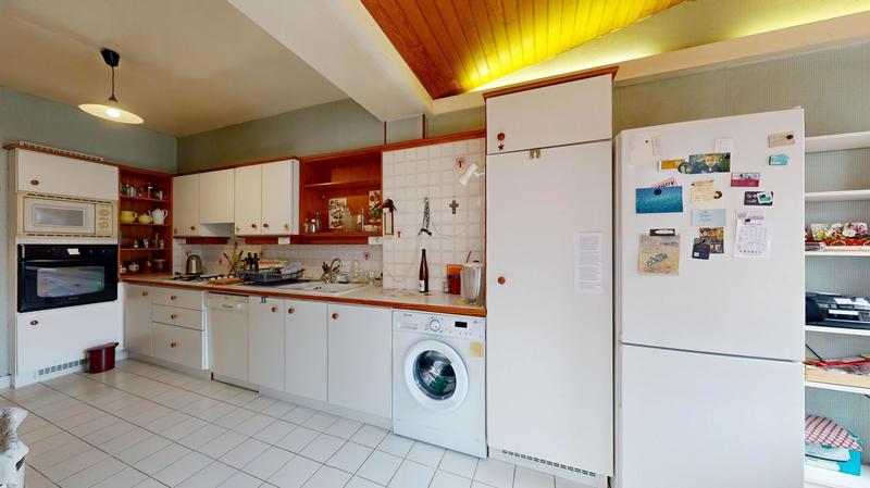 Maison - 165 m² - 9 pièces