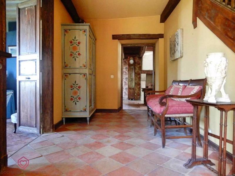 Demeure - 303 m² - 10 pièces