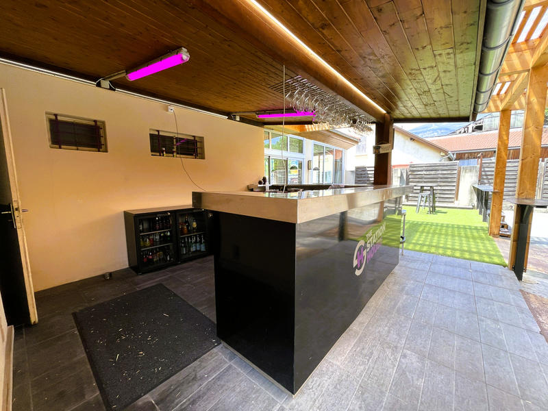 Maison - 352 m² - 8 pièces