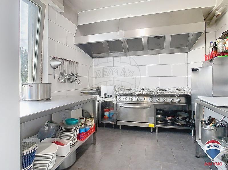 Magasins - 120 m² - 3 pièces