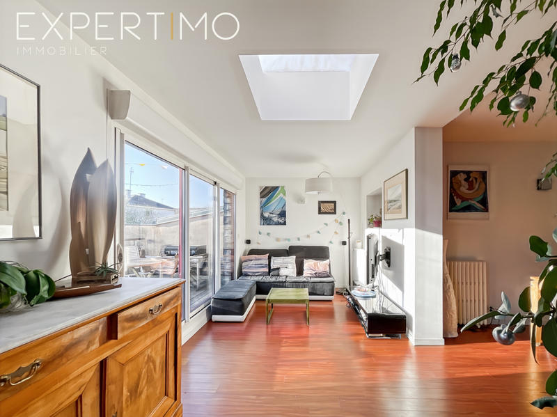 Maison - 202 m² - 12 pièces