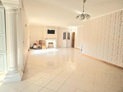 Maison - 224 m² - 7 pièces