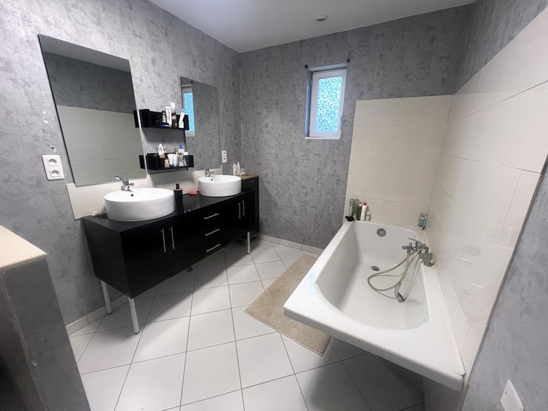 Maison - 99 m² - 4 pièces