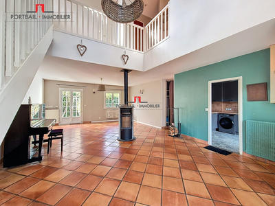 Maison traditionnelle - 135 m² - 6 pièces