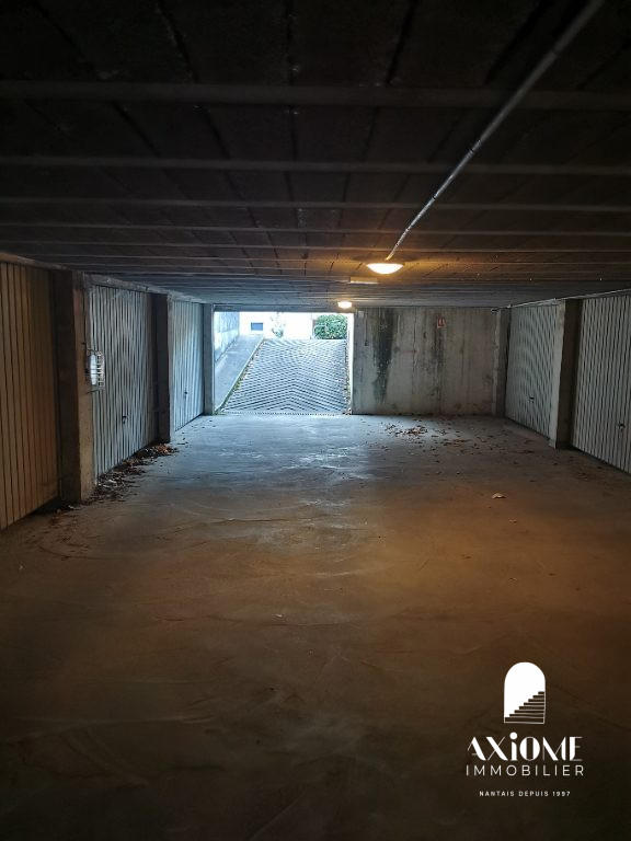 Parking / Garage - 13 m²