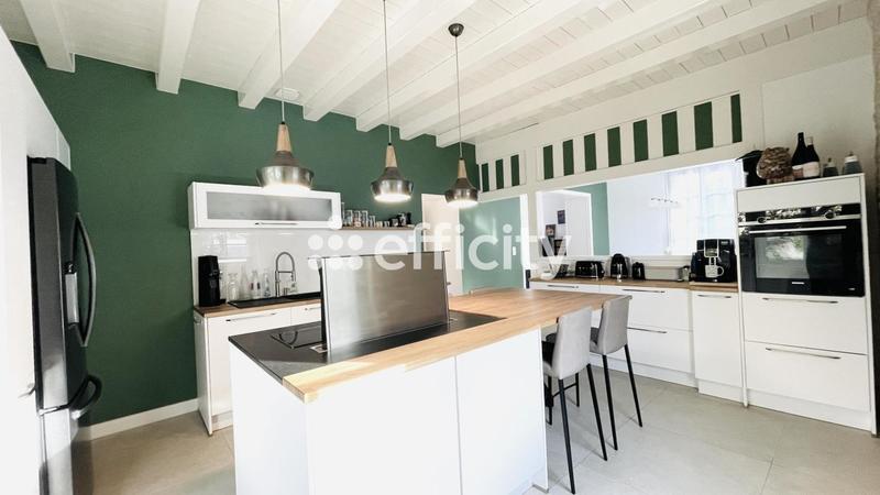 Maison en pierre - 200 m² - 8 pièces