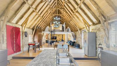 Propriété - 285 m² - 7 pièces