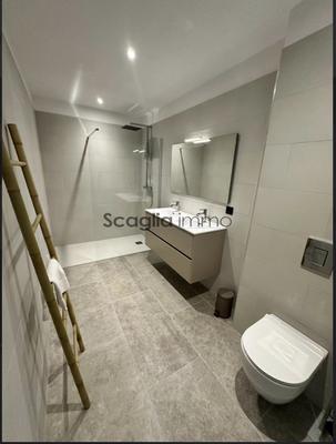 Appartement - 85 m² - 3 pièces