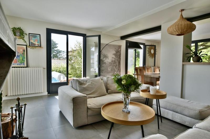 Maison - 274 m² - 10 pièces