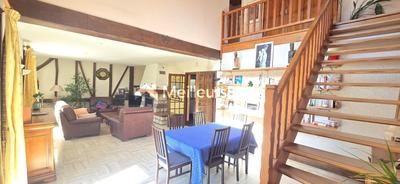 Propriété - 250 m² - 6 pièces