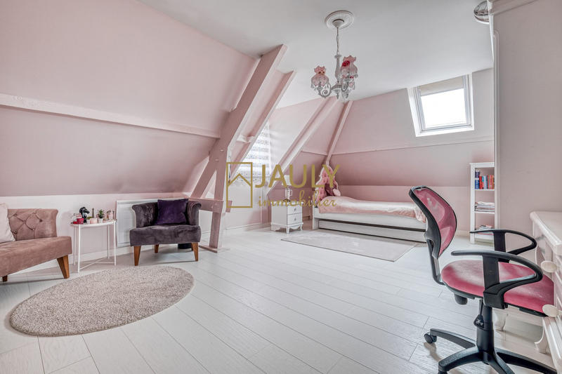 Maison - 340 m² - 10 pièces