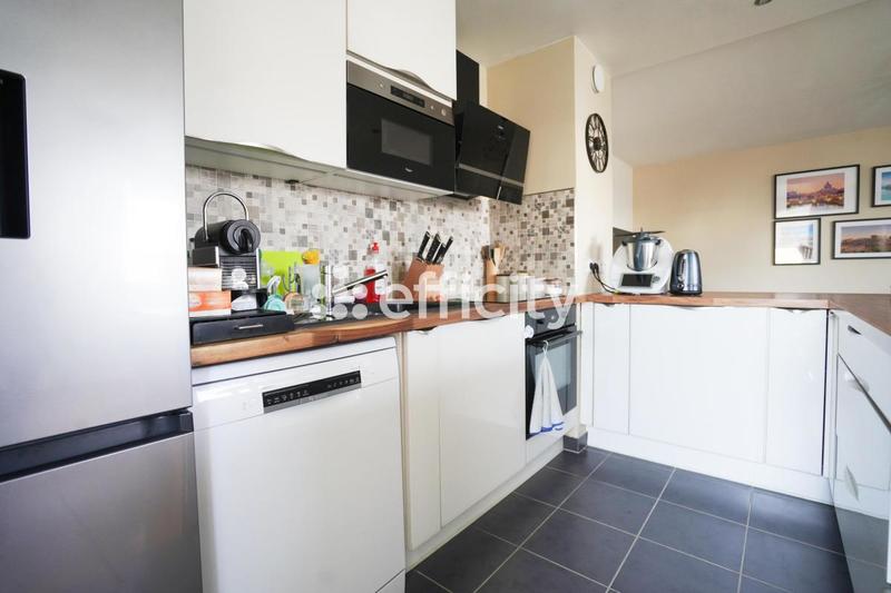 Appartement - 90 m² - 4 pièces