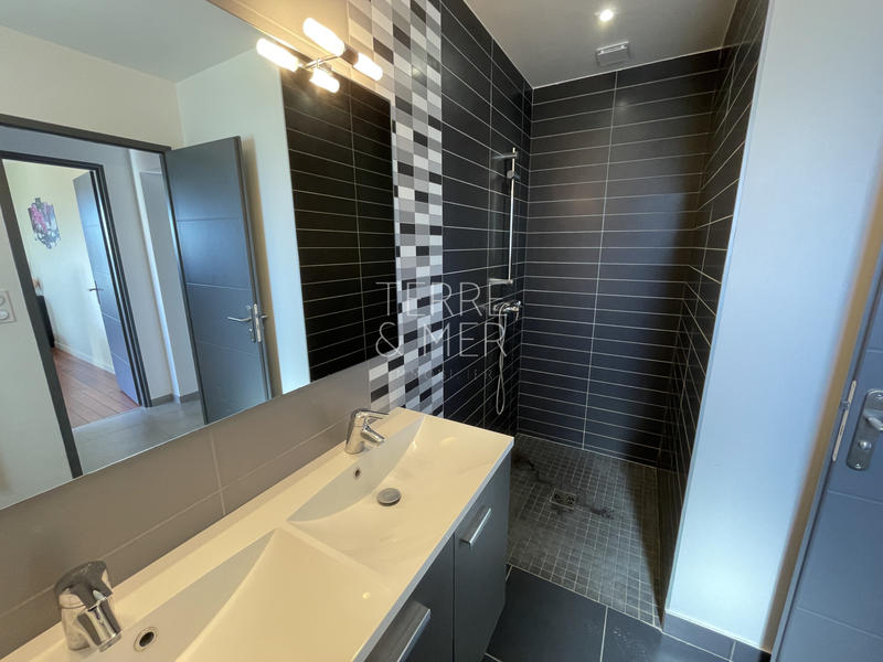 Maison - 179 m² - 7 pièces