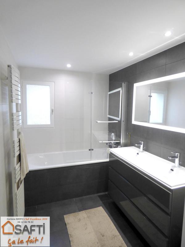 Maison - 246 m² - 8 pièces