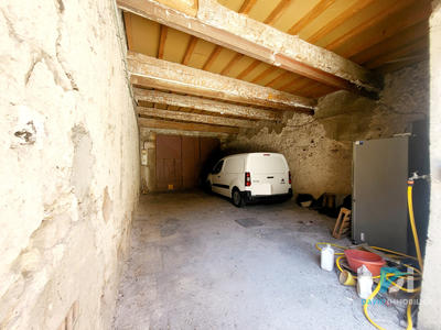 Maison - 385 m² - 11 pièces