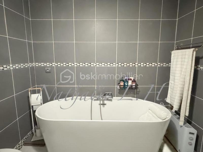 Demeure - 240 m² - 8 pièces