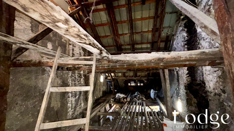 Appartement - 100 m² - 5 pièces