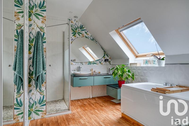 Maison - 300 m² - 9 pièces