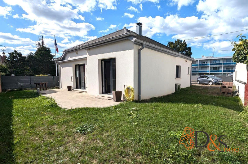 Maison - 202 m² - 7 pièces