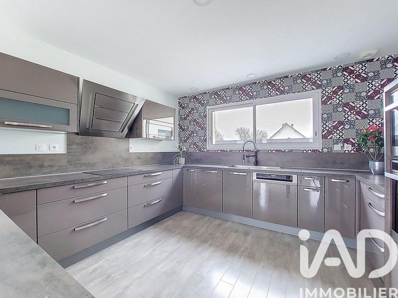 Maison - 205 m² - 8 pièces