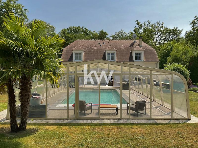 Maison - 245 m² - 6 pièces