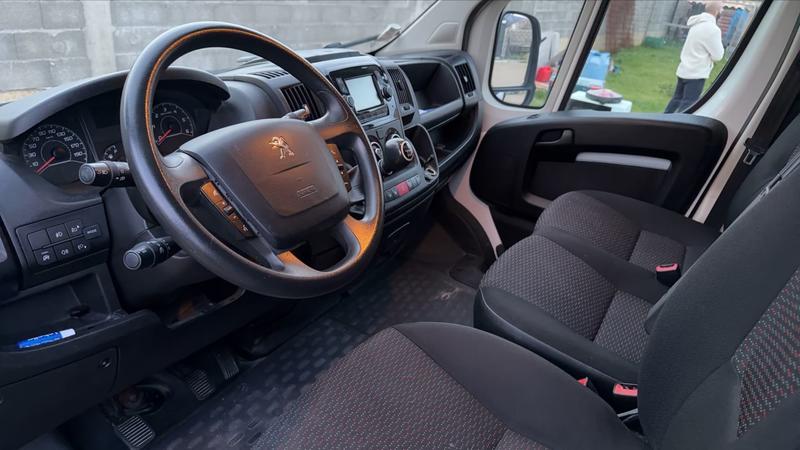 Peugeot Boxer Vu 2.0 BlueHDi 140 Asphalt