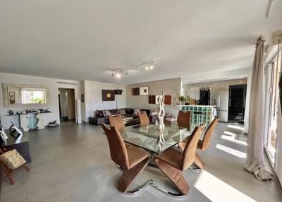 Appartement - 122 m² - 4 pièces