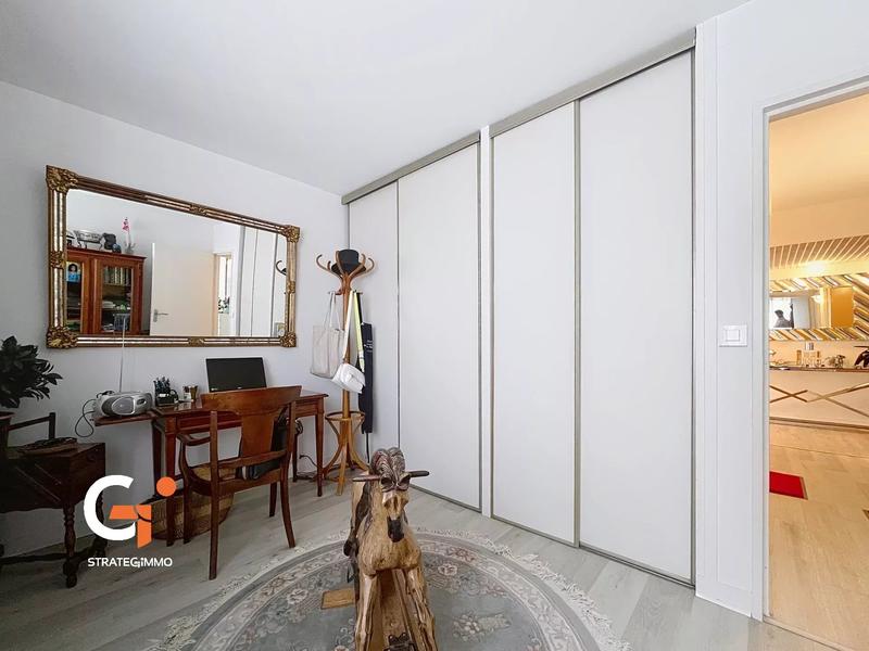 Appartement - 100 m² - 4 pièces