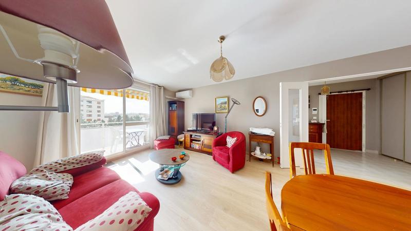 Appartement - 82 m² - 4 pièces