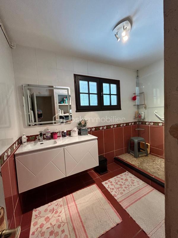 Maison - 208 m² - 6 pièces