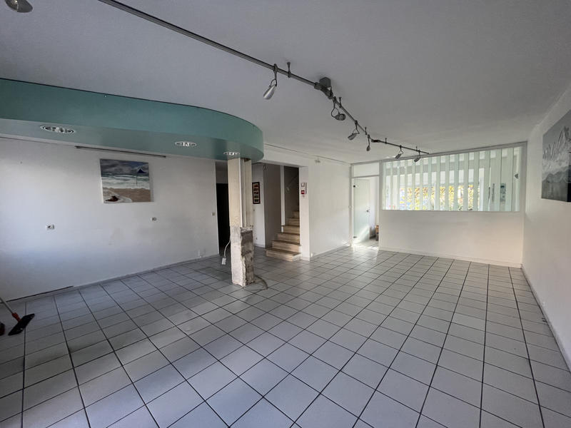 Local commercial - 194 m²