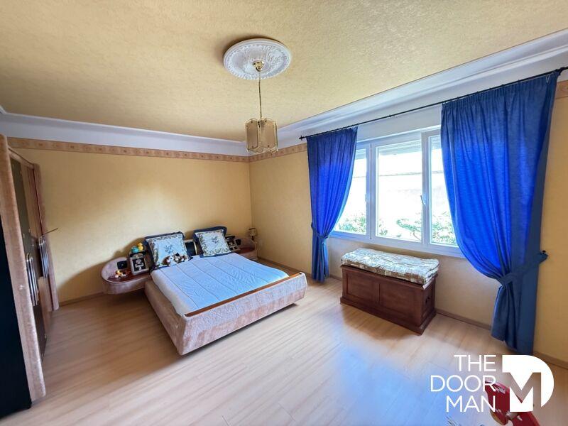 Maison - 185 m² - 7 pièces