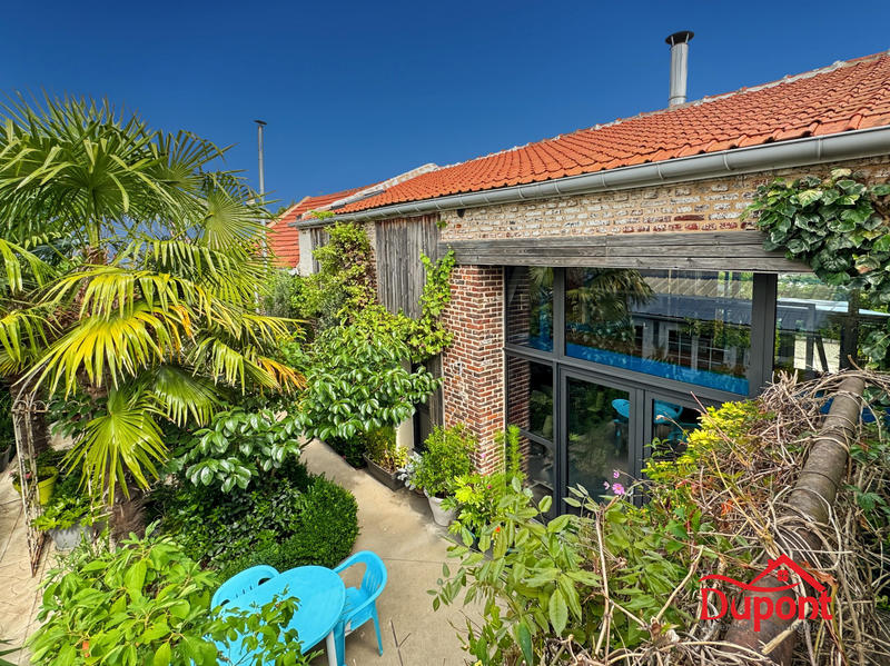 Maison - 338 m² - 8 pièces