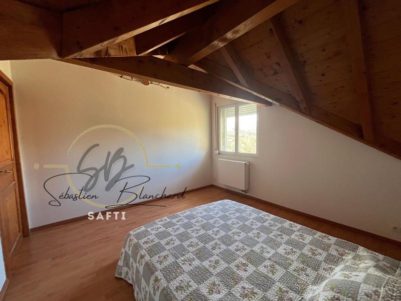 Maison - 222 m² - 9 pièces