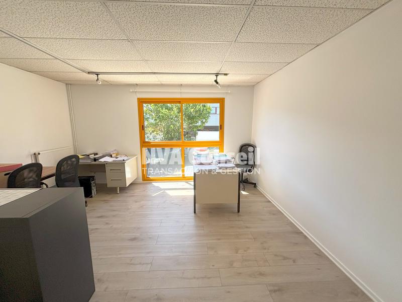 Bureau - 456 m²