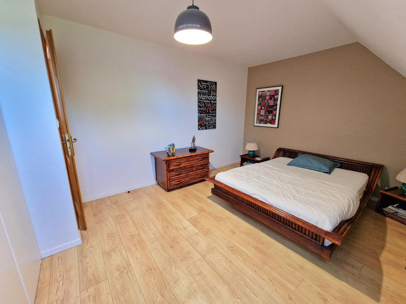 Maison - 270 m² - 6 pièces