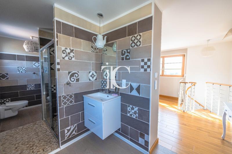 Maison - 94 m² - 5 pièces