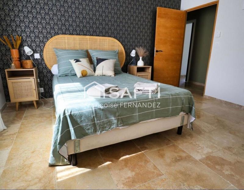 Maison - 205 m² - 8 pièces