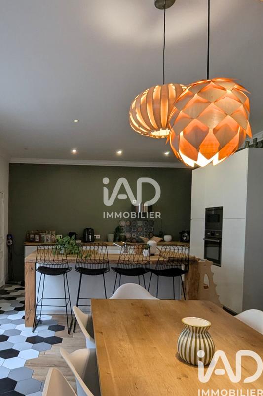 Maison de ville - 220 m² - 8 pièces