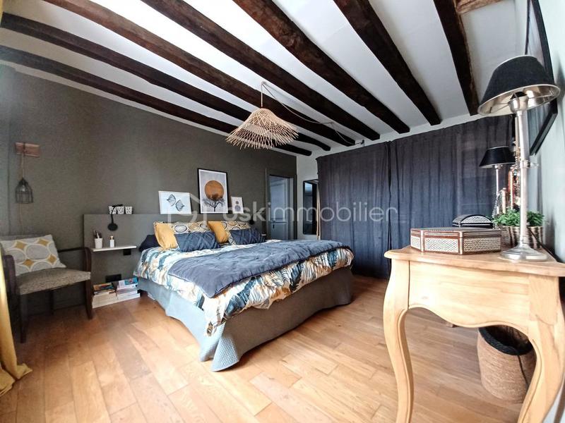 Maison - 250 m² - 10 pièces