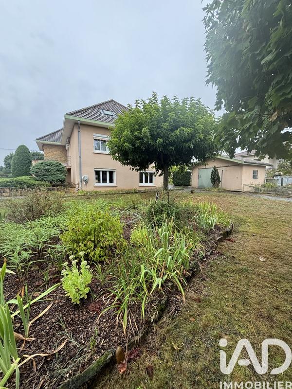 Maison - 200 m² - 8 pièces