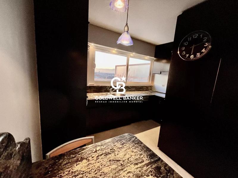 Appartement - 84 m² - 2 pièces