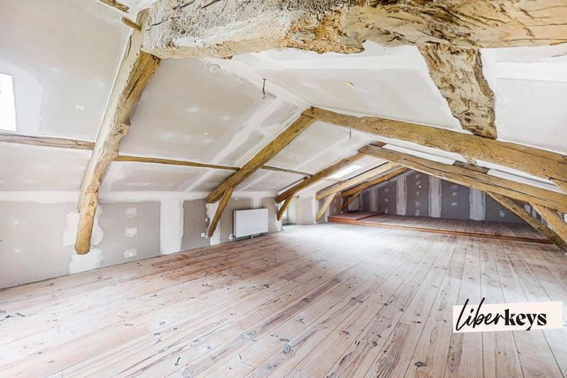 Demeure - 260 m² - 6 pièces