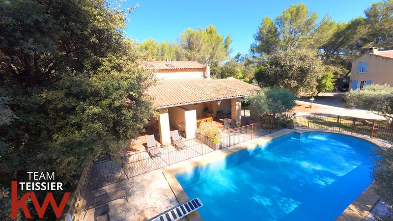 Maison - 301 m² - 5 pièces