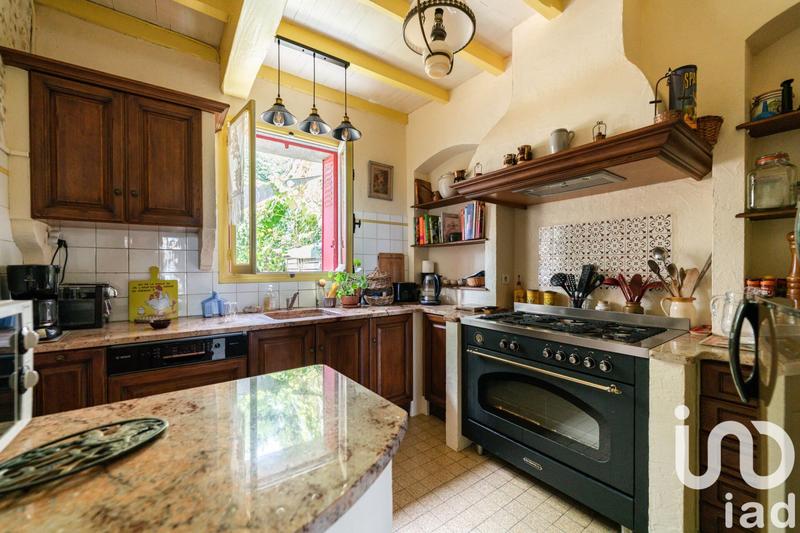 Maison - 285 m² - 9 pièces