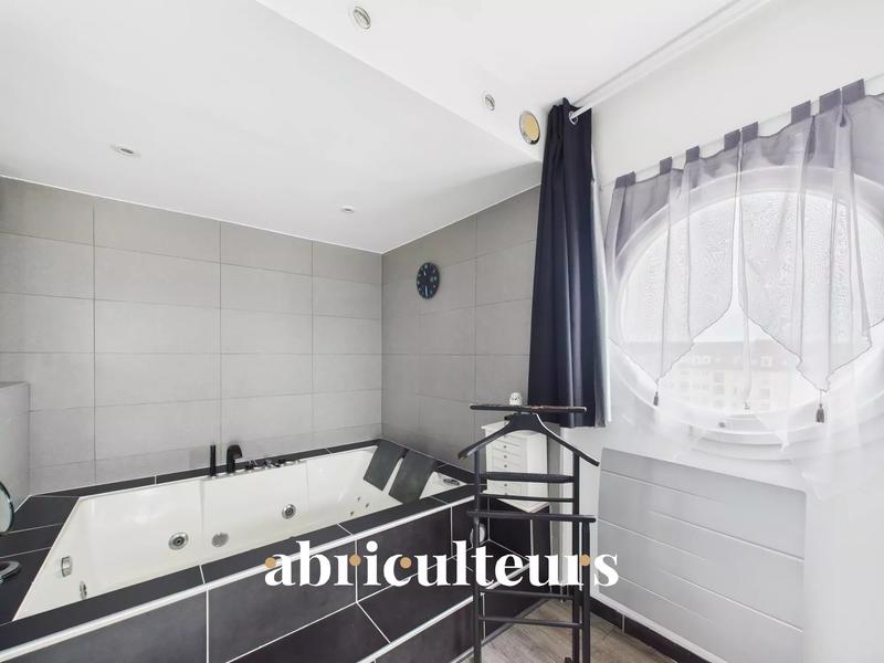 Appartement - 162 m² - 6 pièces